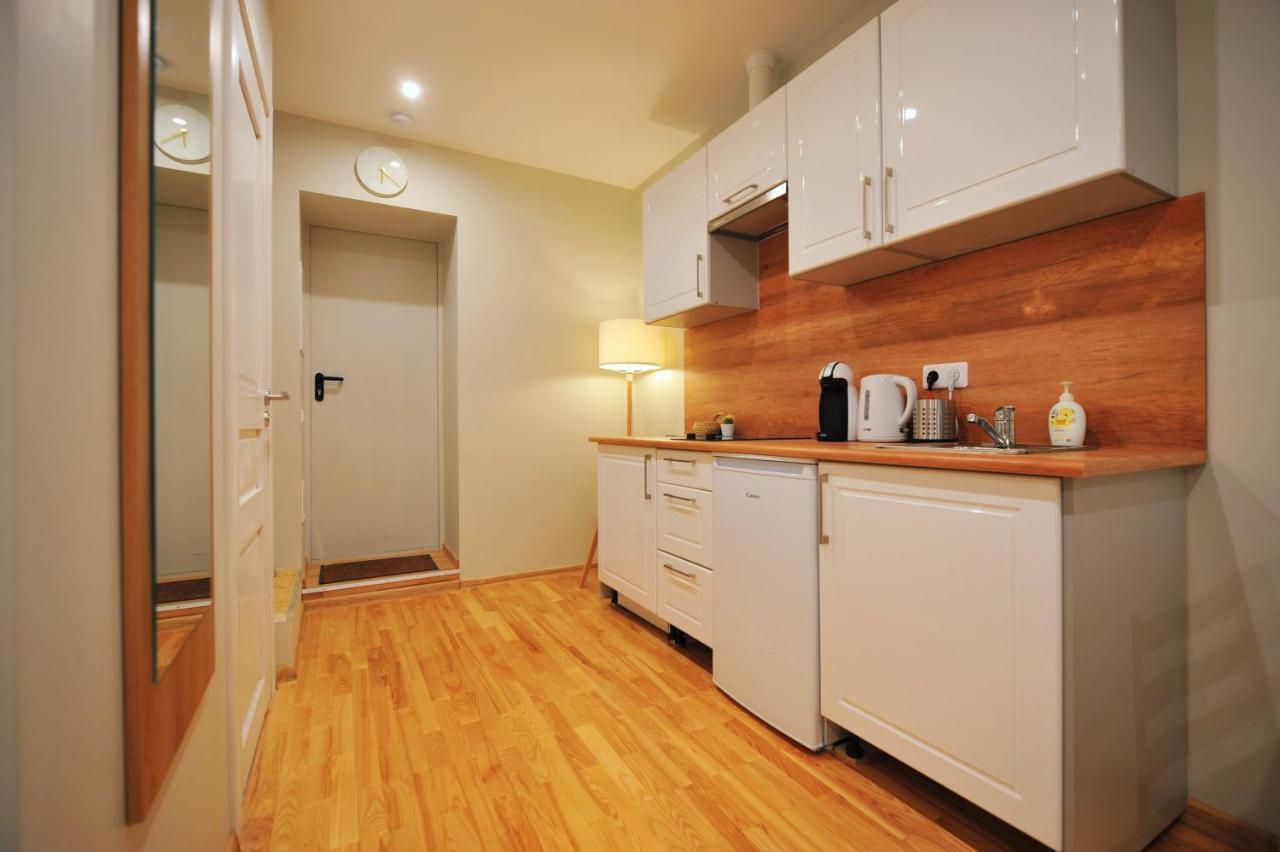 Central Comfort At Hanzas Residence, Stay Near Cafes, Bars, Museums & Esplanade Riga Extérieur photo