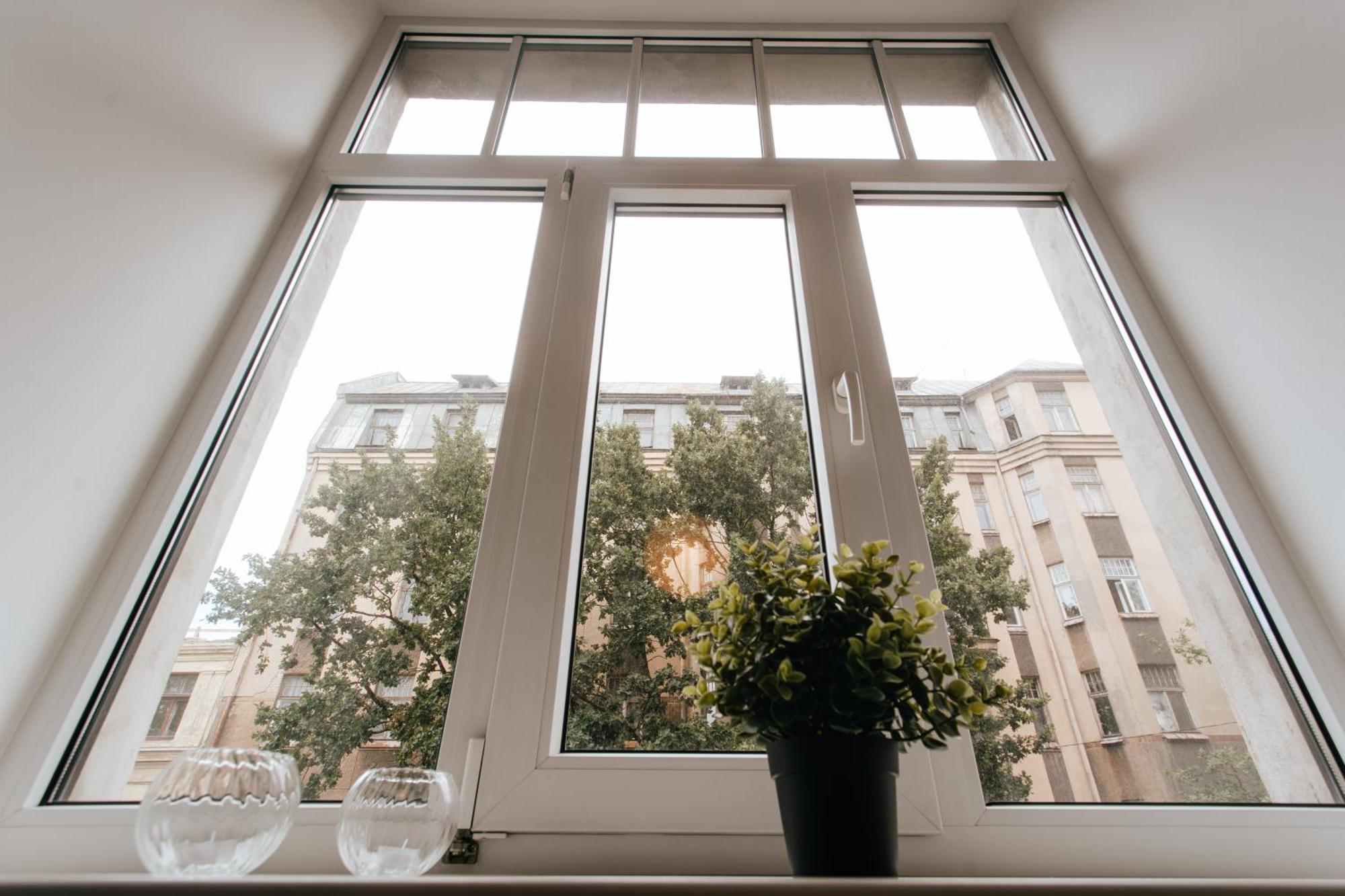 Central Comfort At Hanzas Residence, Stay Near Cafes, Bars, Museums & Esplanade Riga Extérieur photo
