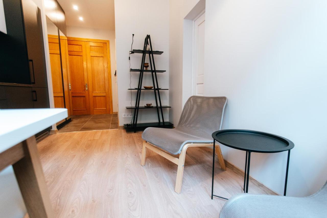 Central Comfort At Hanzas Residence, Stay Near Cafes, Bars, Museums & Esplanade Riga Extérieur photo